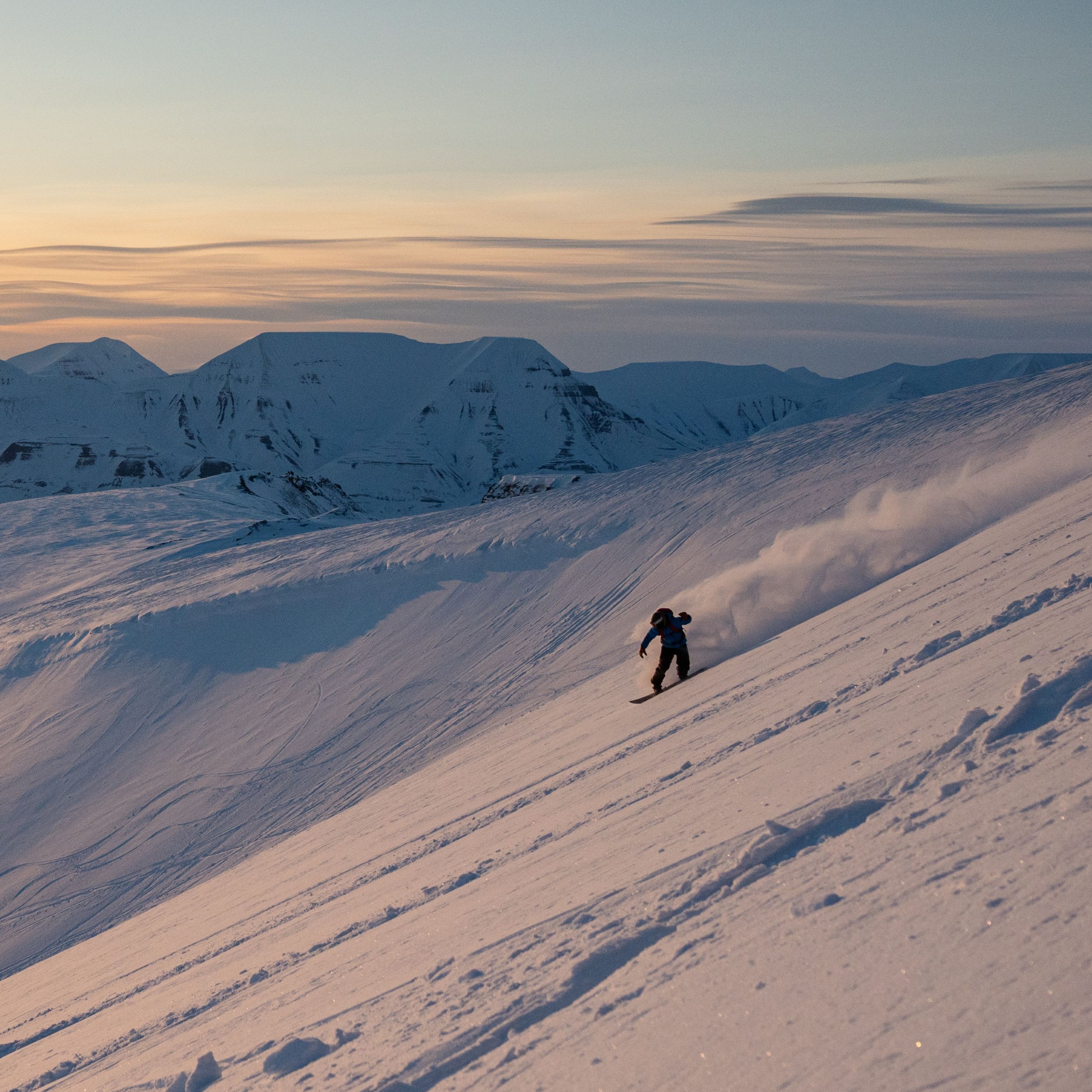 Midnight Ski touring – Backyard Svalbard - Ski tour in