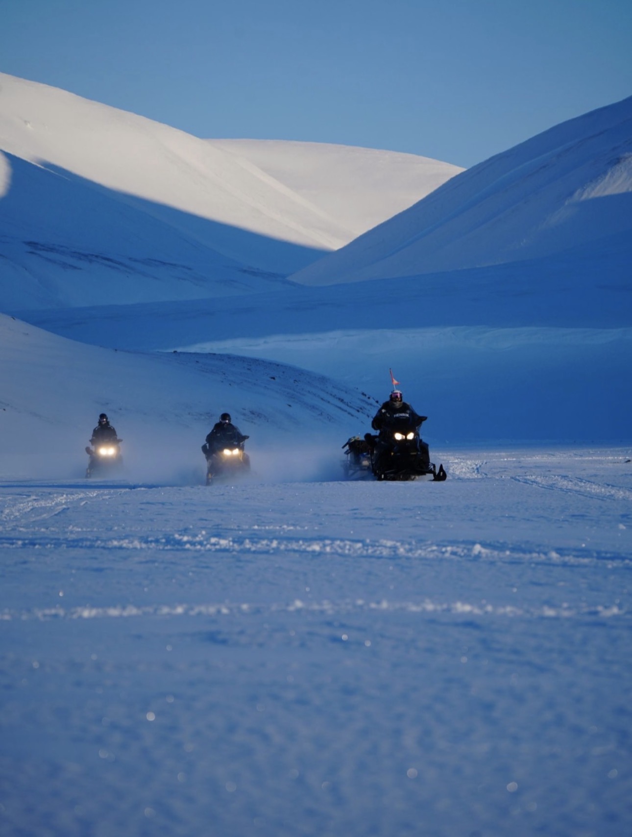 Snowmobile Tour to Elveneset – Half-Day Arctic Adventure