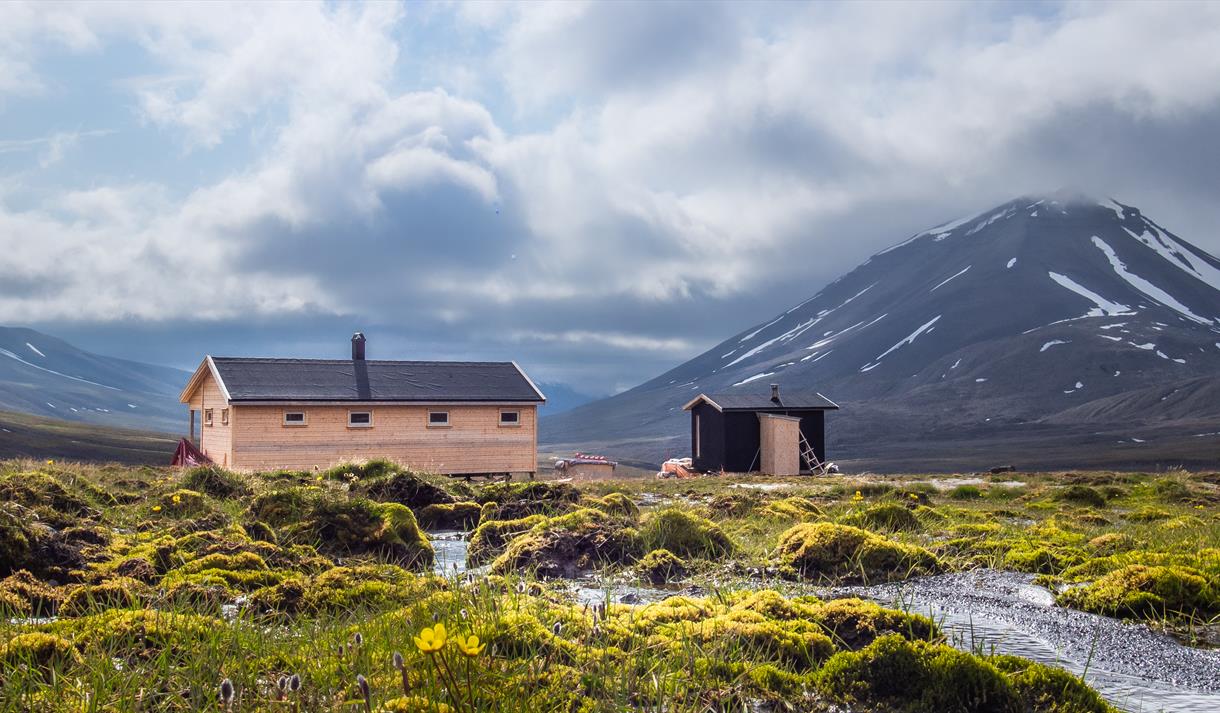 Expedition To The Cabin Among Glaciers 3 Days Hiking Adventure